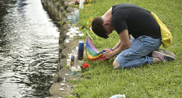 Homenaje a las victimas de la matanza de Orlando